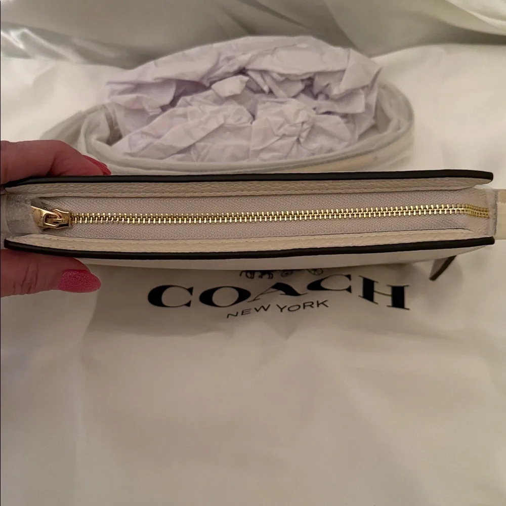 🌸 Coach‎ NWT Chalk Pebbled Leather Slim Crossbody Bag with Gold Hardware